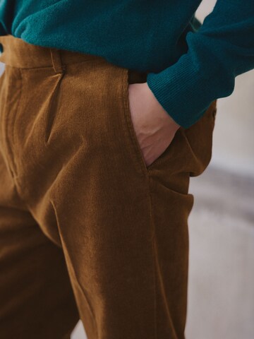 Coupe slim Pantalon 'Rich' Next en marron