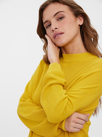 VERO MODA Sweater 'LEXSUN' in Yellow