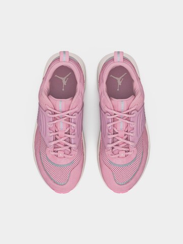 Baskets basses 'TRUNNER' Jordan en rose