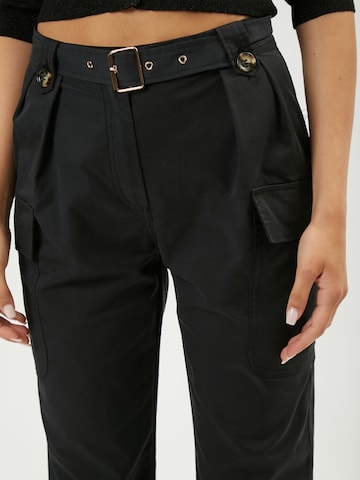 Influencer Tapered Cargo Pants in Black