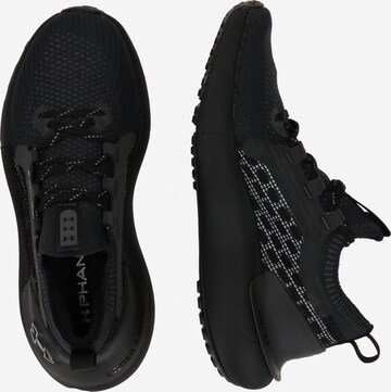 Chaussure de course 'Phantom' UNDER ARMOUR en noir