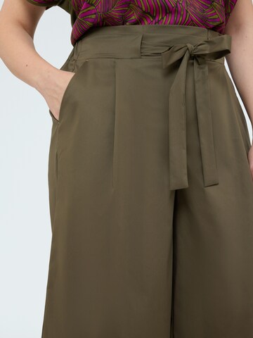Wide leg Pantaloni di Fiorella Rubino in verde