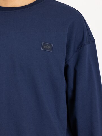 ALPHA INDUSTRIES Tričko 'Essentials' – modrá