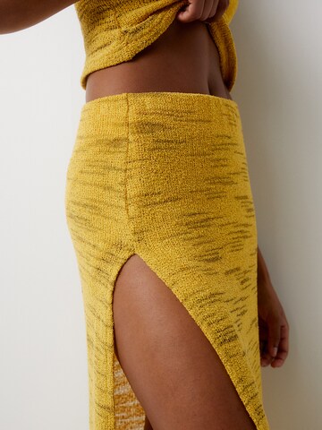 Pull&Bear Skirt in Yellow