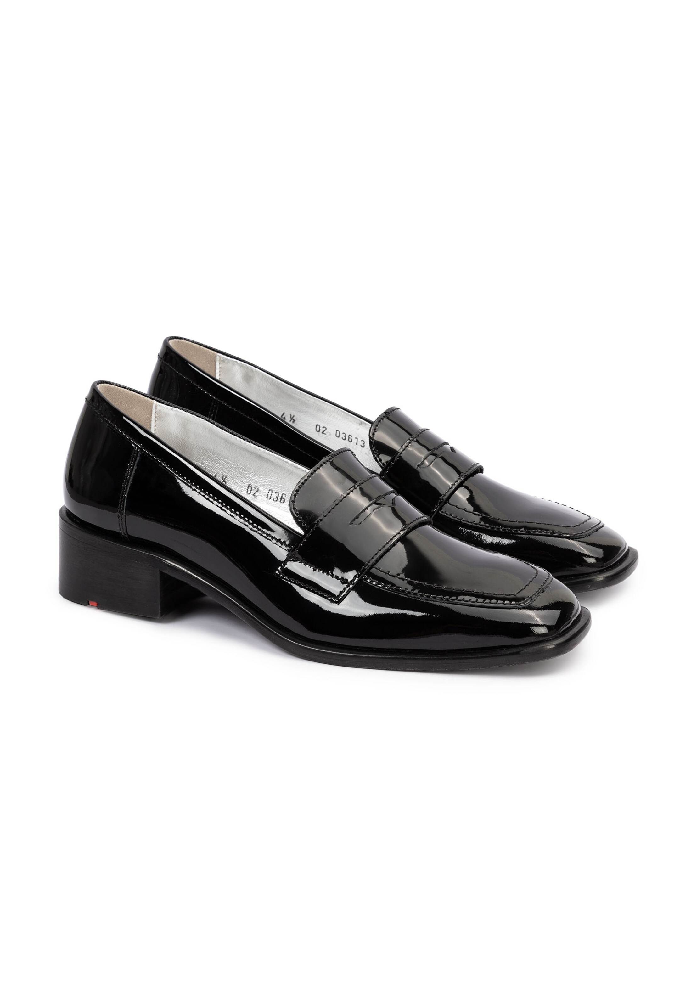 LLOYD Classic Flats in Black