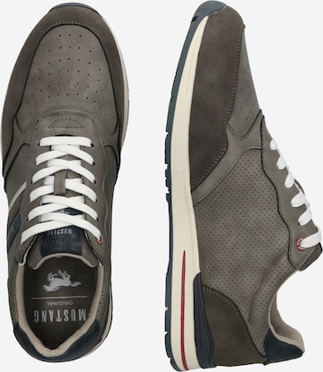 Sneaker bassa di MUSTANG in grigio