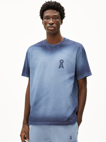 T-Shirt ARMEDANGELS en bleu : devant