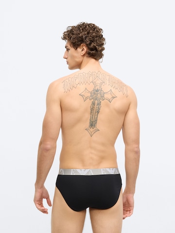 Slip de la Emporio Armani pe bej