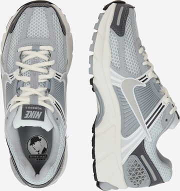 Nike Sportswear Nízke tenisky 'Zoom Vomero 5' - Sivá