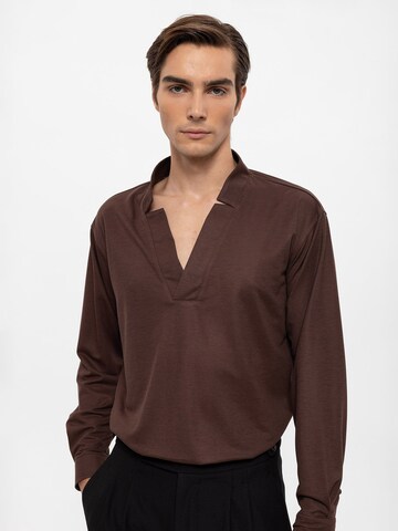 Antioch - Ajuste regular Camisa en marrón