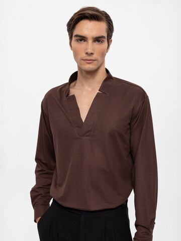 Antioch Regular fit Button Up Shirt in Brown