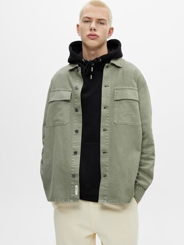 Pull&Bear Regular fit Skjorta i grön: framsida