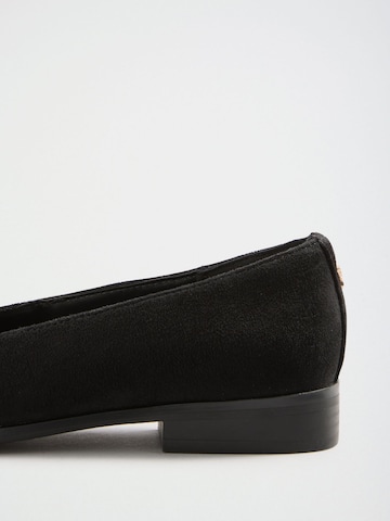 Chaussure basse love & roses en noir