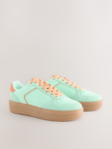 Next Sneaker in Grün