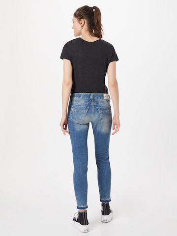 Coupe slim Jean 'Touch' Herrlicher en bleu