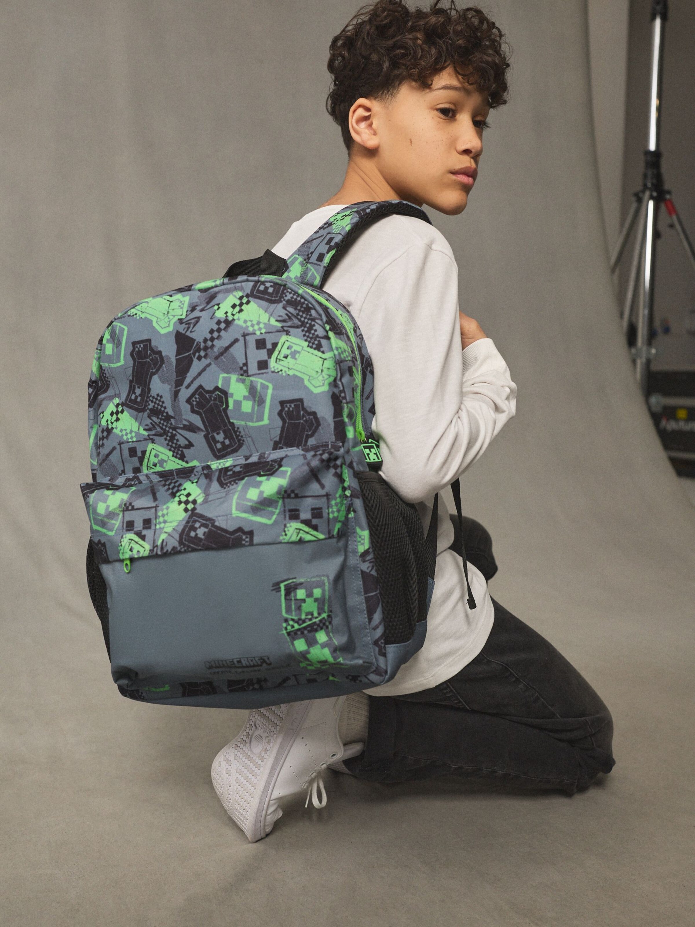 Next Rucsac 'Minecraft' pe Gri Bazalt, Verde Deschis | ABOUT YOU