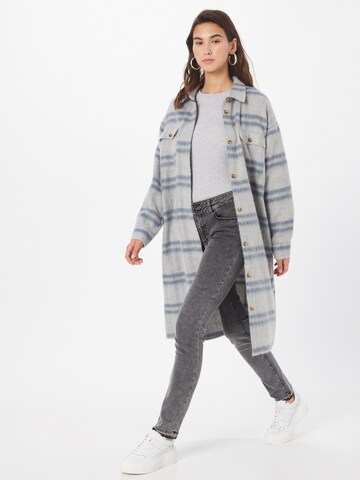 QS Slimfit Jeans 'CATIE' in Grau