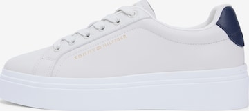 TOMMY HILFIGER Låg sneaker 'CHIC' i beige: framsida