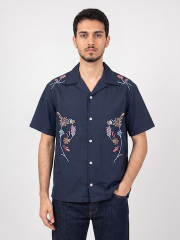 Comfort fit Camicia 'SS W Resort Shirt Navy Floral Blue' di WRANGLER in blu: frontale