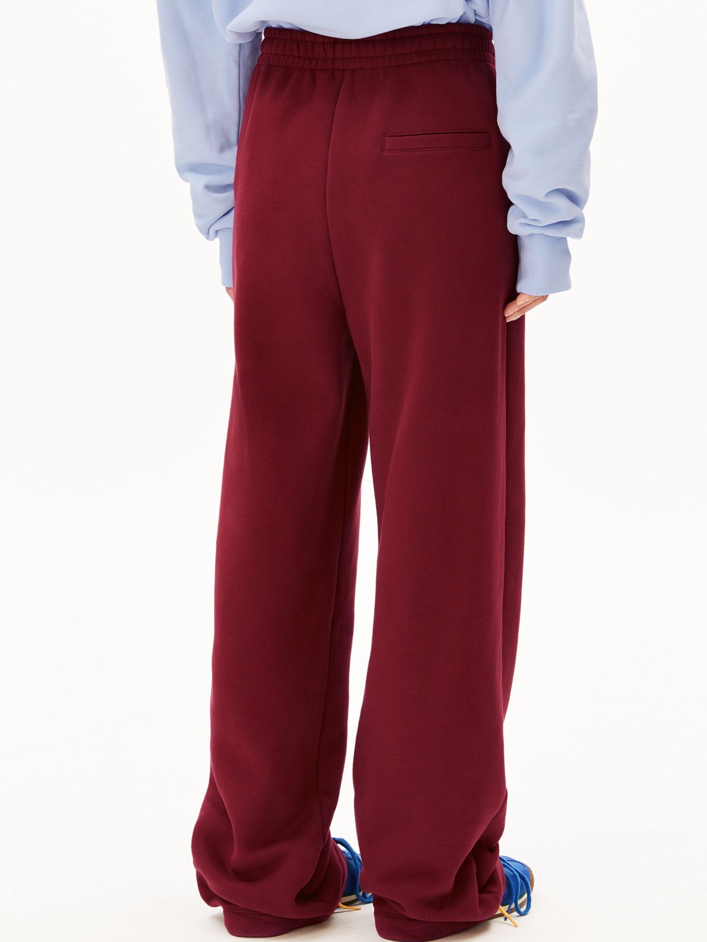 ARMEDANGELS Loosefit Broek in Rood: voorkant