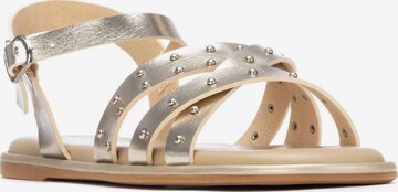 Refresh - Sandalias en oro: frente