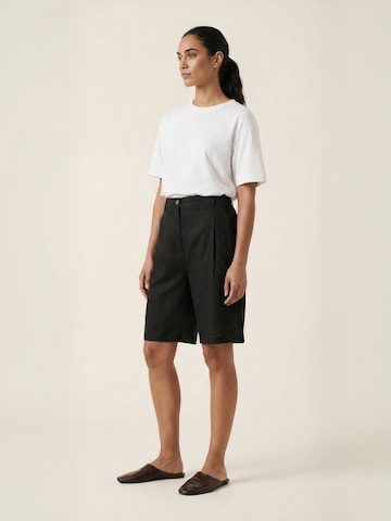 Levete Room Regular Shorts ' LR-RIOT ' in Schwarz