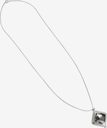 Lanțuri 'Amiraka' de la SOHI pe argintiu: față