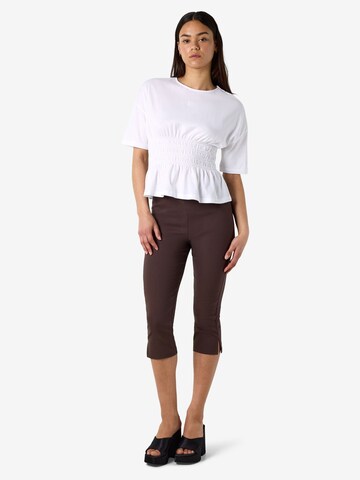 Noisy may - regular Pantalón 'NMWayne' en marrón