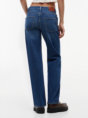 Tommy Jeans Štandardný strih Džínsy - Modrá