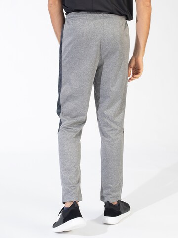 Slimfit Pantaloni sportivi di Spyder in grigio