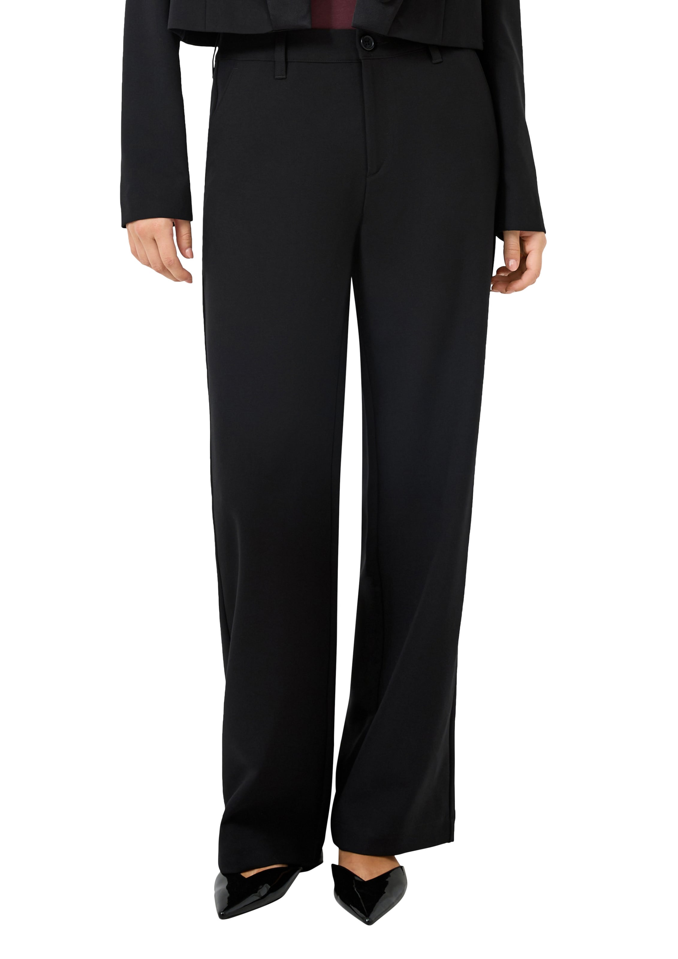 QS Regular Broek in Zwart: voorkant