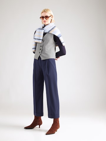 Largi Pantaloni cutați 'Herisse' de la HUGO pe albastru