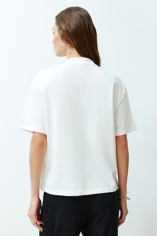 T-shirt Trendyol en blanc