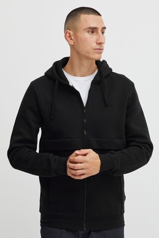 11 Project - Sudadera con cremallera 'Annir' en negro: frente