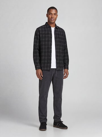 JJ Rebel - Loosefit Calças 'JREBKENNI' em cinzento