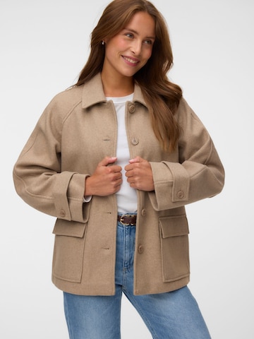 VERO MODA - Chaqueta de entretiempo 'AWAya' en gris: frente