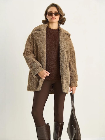 Cappotto di mezza stagione di Bianco Lucci in marrone