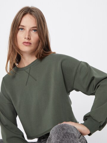 ABOUT YOU Sweatshirt 'Liam' in Green