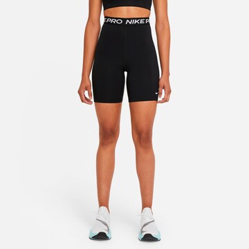 NIKE Skinny Sportshorts in Schwarz: predná strana