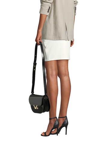 Coccinelle Olkalaukku 'DEW' värissä musta