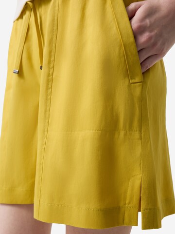 BOGNER Loosefit Shorts 'Carmel' in Gelb