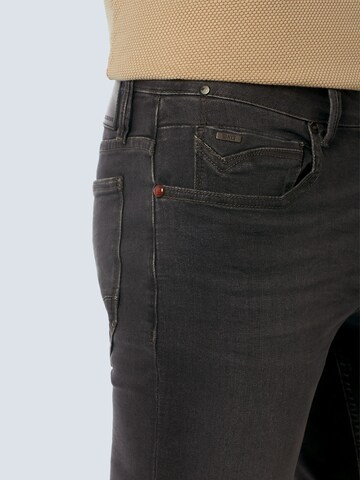 Coupe slim Jean No Excess en noir