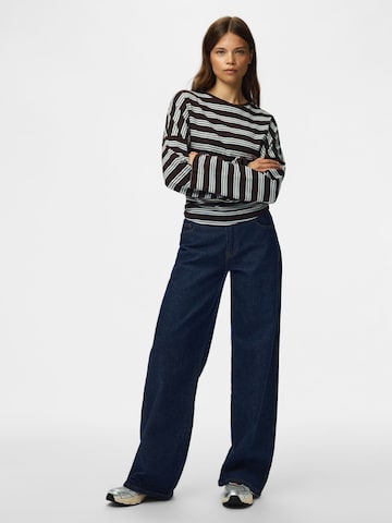PIECES Shirt in Braun