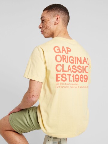 GAP T-shirt i gul