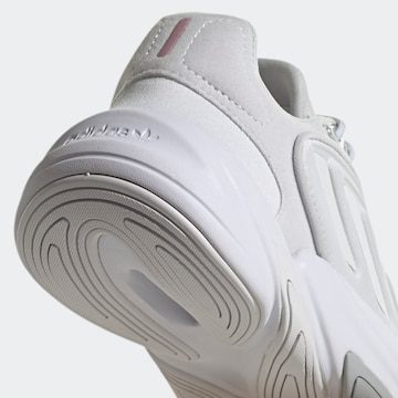 Baskets basses 'Ozelia' ADIDAS ORIGINALS en blanc