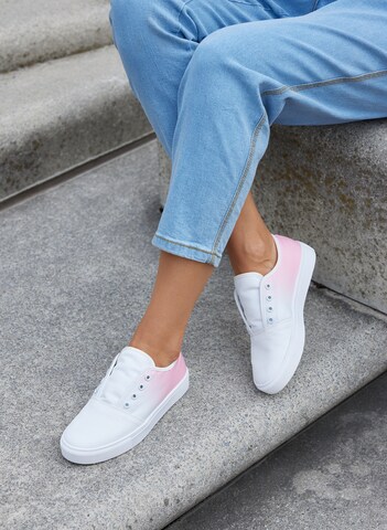 LASCANA Sneakers in White