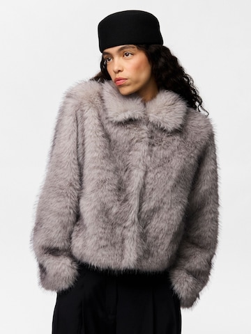 PIECES Jacke 'PCJilla' in Grau: Vorderseite
