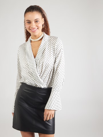 ABOUT YOU Blouse body 'Gitta' in Zwart: voorkant