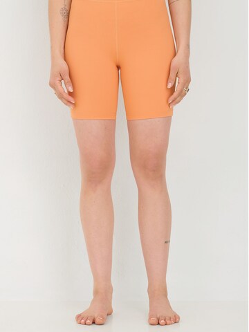 ABOUT YOU x Sofia Tsakiridou Skinny Shorts 'Anouk' in Orange: predná strana