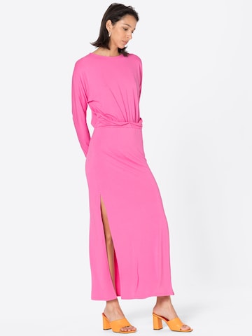 NU-IN - Vestido em rosa